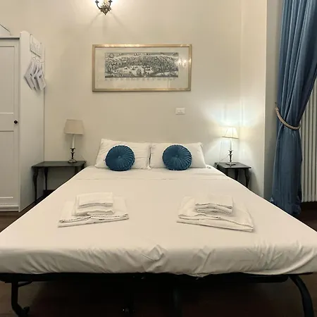 Giano Host - Lomellini Apartmán *